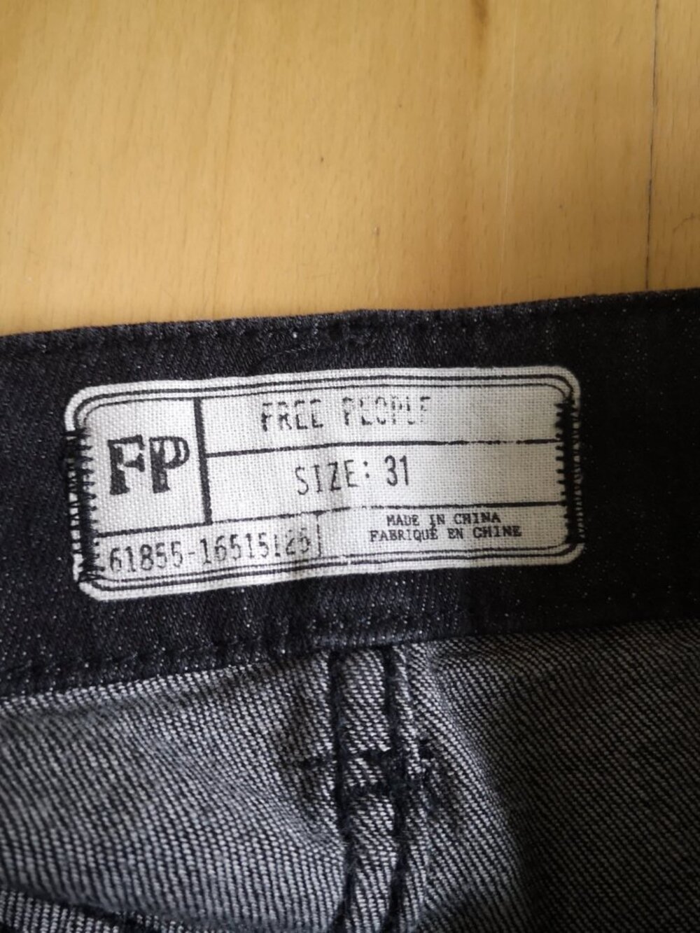 Free People Ladies Size 31 Black Denim Adjustable Straps 1 Pocket Bib Overalls - Picture 3 of 14